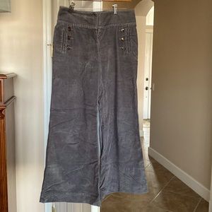 London, Jean Marissa fit six short, corduroy flares